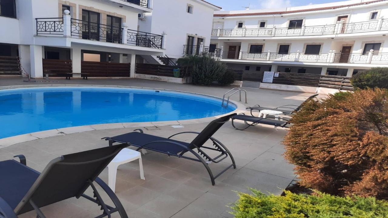 Paramount Gardens Resorts C201 Larnaca Exterior foto