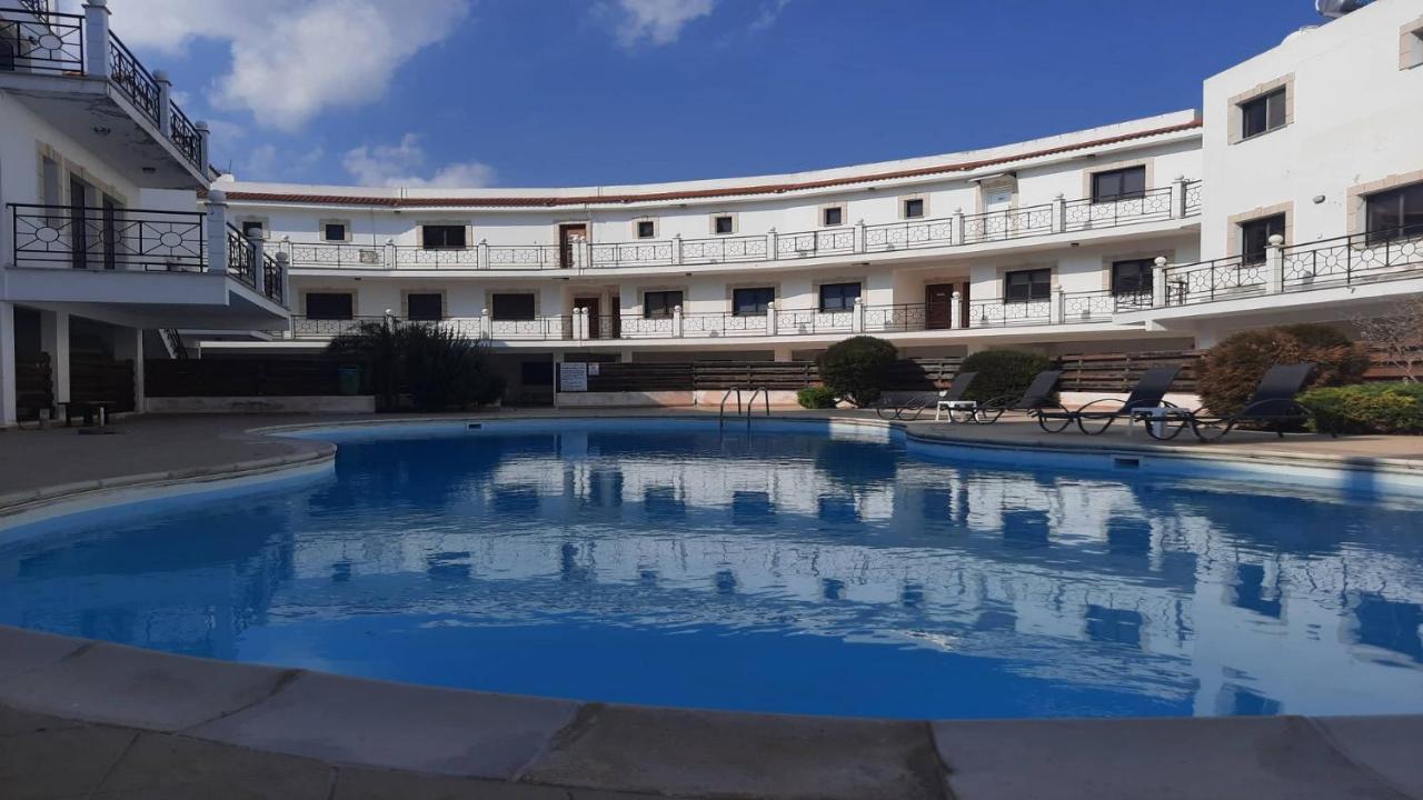 Paramount Gardens Resorts C201 Larnaca Exterior foto